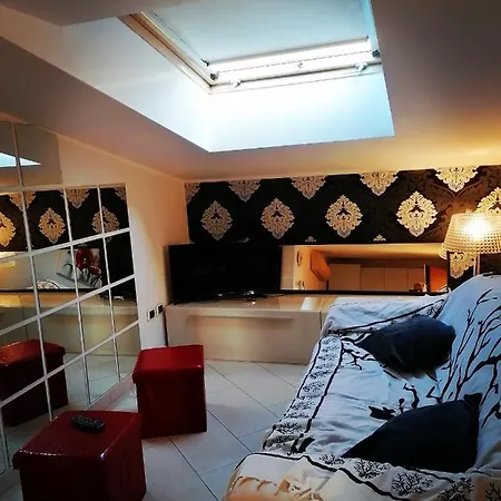 Romantica Mansardina In Centro Citta