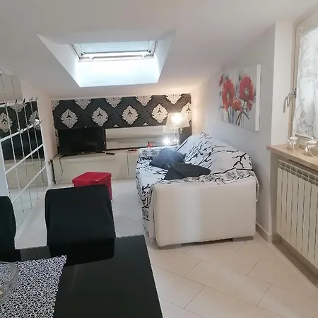 Apartman Romantica Mansardina In Centro Citta *